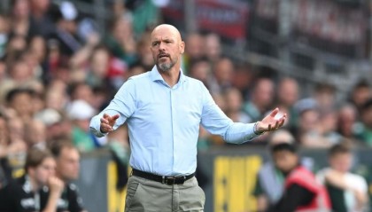 滕哈赫和药厂高层、更衣室都处不好，有人认为他是近20年最差主帅